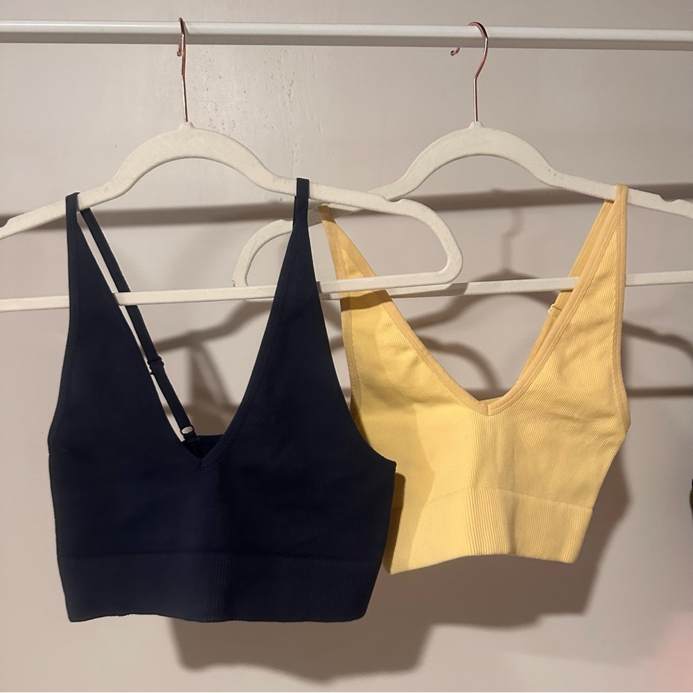 ❤️ Set of 2 Navy and Yellow V-Neck Crop Tops